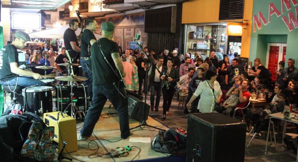 Rock y foodtrucks aderezan el programa prenavideño de Torremolinos