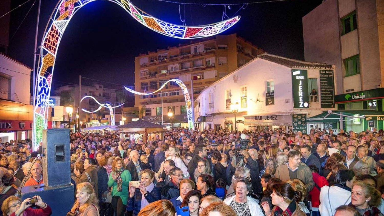Torremolinos estrena un alumbrado navideño que dejará ‘congelados’ a los asistentes