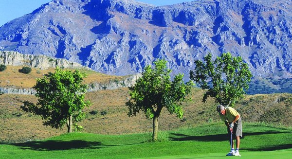La llegada de la temporada alta de golf a la Costa del Sol pone en marcha ofertas de larga estancia en el destino