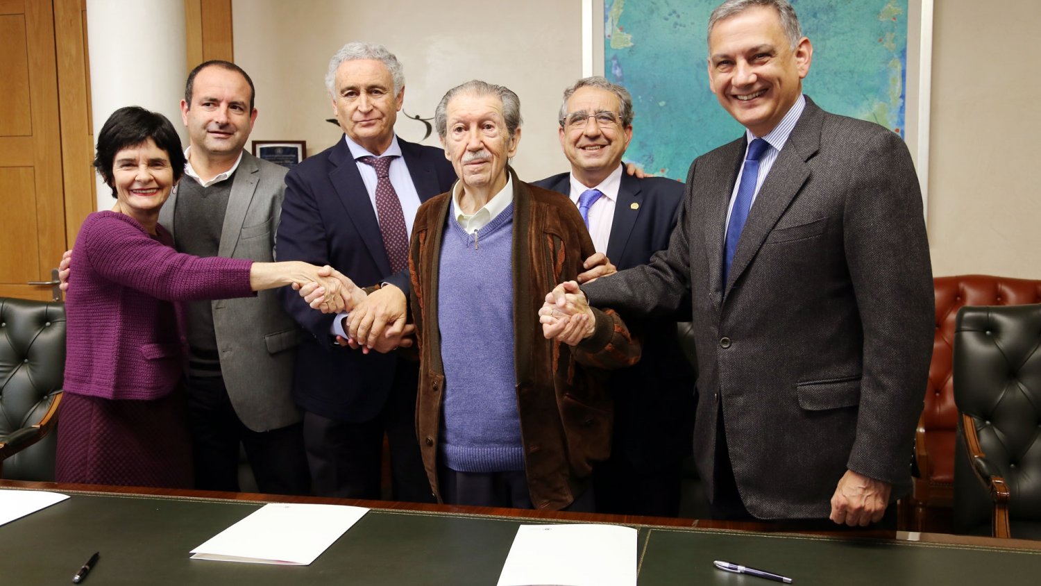 Firmado el convenio para la convocatoria del Premio Internacional de Periodismo Manuel Alcántara