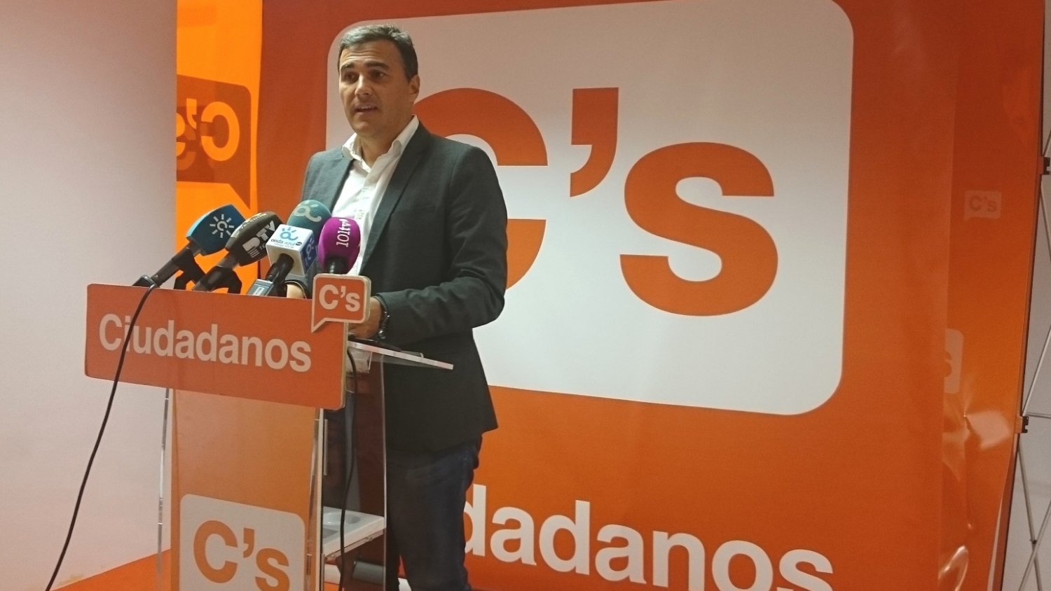 Ciudadanos exige la despolitización de la sanidad y que se le dé a los profesionales el protagonismo que merecen