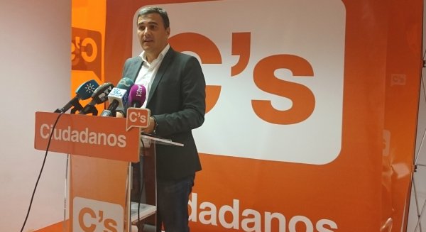 Ciudadanos exige la despolitización de la sanidad y que se le dé a los profesionales el protagonismo que merecen