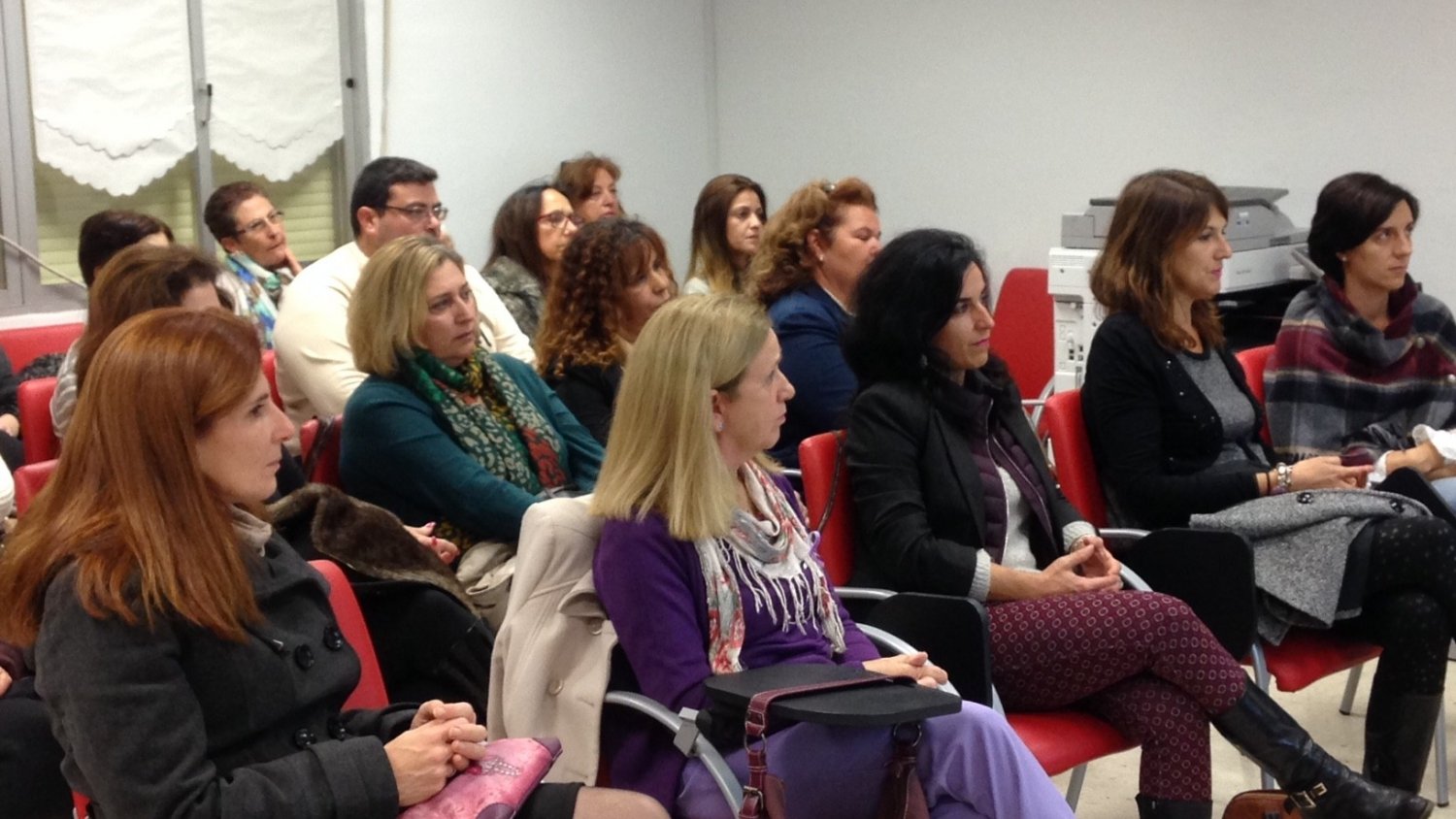 Mijas homenajea a las 44 mujeres asesinadas en 2016