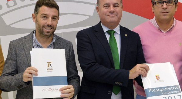 Antequera garantiza los servicios públicos y la inversión en empleo para 2017