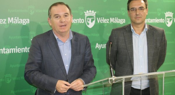 El PP de Vélez pide a la Junta que garantice el suministro de agua para los subtropicales