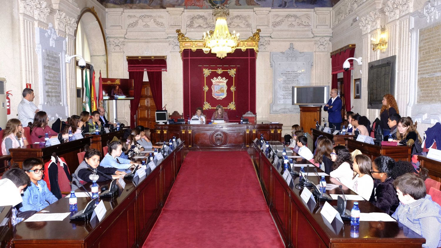 El pleno infantil de Málaga aborda el acoso escolar, la igualdad entre chicos y chicas y los derechos del niño refugiado