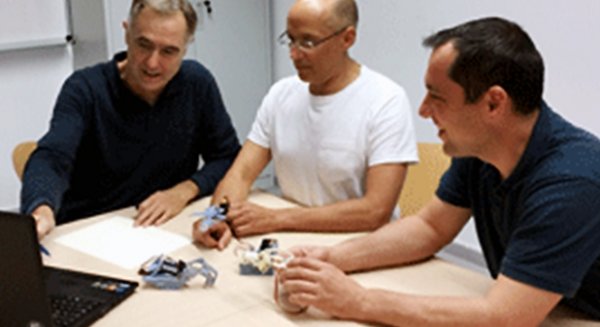 Investigadores de la UMA diseñan exoesqueletos para rehabilitar lesiones en la mano