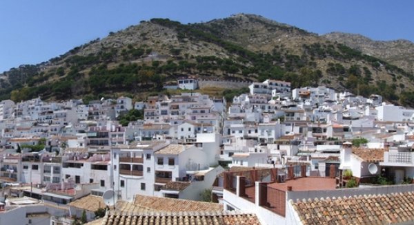 El PP de Mijas cuestiona la privatización del parking de la Tenencia Alcaldía