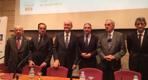 Bendodo anima a completar las obras pendientes en Málaga ante el desafío del aumento de población