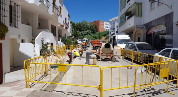 Estepona mejora el saneamiento y el abastecimiento en cuatro zonas del casco urbano