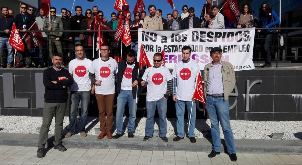 Visita de IU y Málaga para la Gente a empleados de la empresa Ericsson