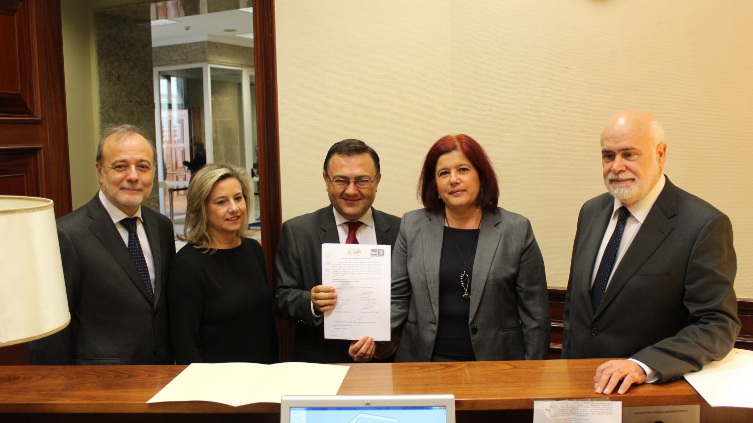 Diputados del PSOE de Málaga y Granada exigen al Gobierno la finalización del AVE Antequera-Granada