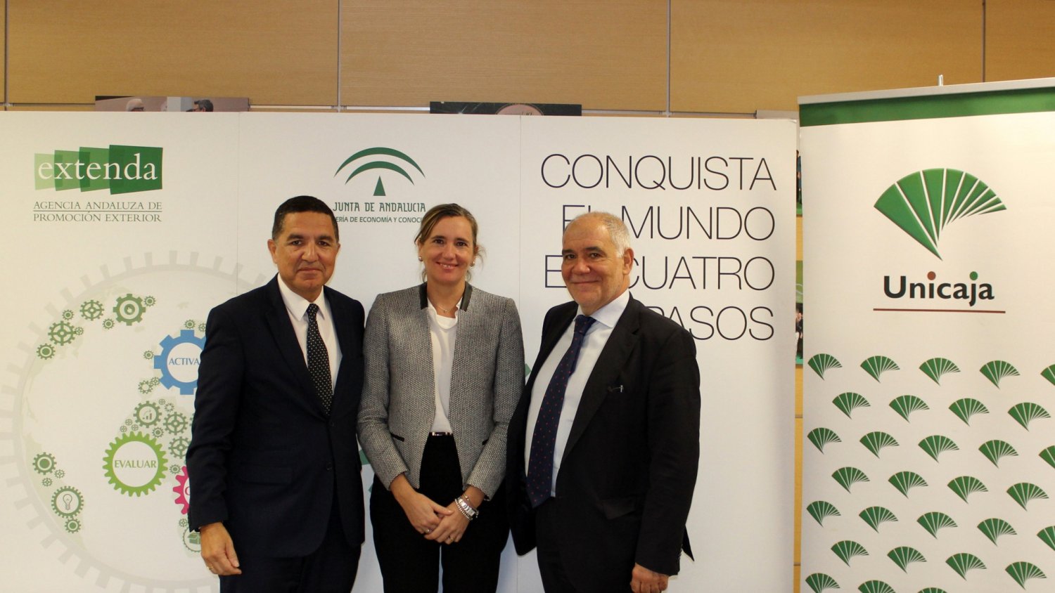 Unicaja y Extenda firman un convenio para impulsar la promoción de las empresas andaluzas en el extranjero
