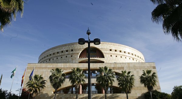La Junta ahorra 184 millones en su factura de la luz gracias a su contrato centralizado 100% renovable