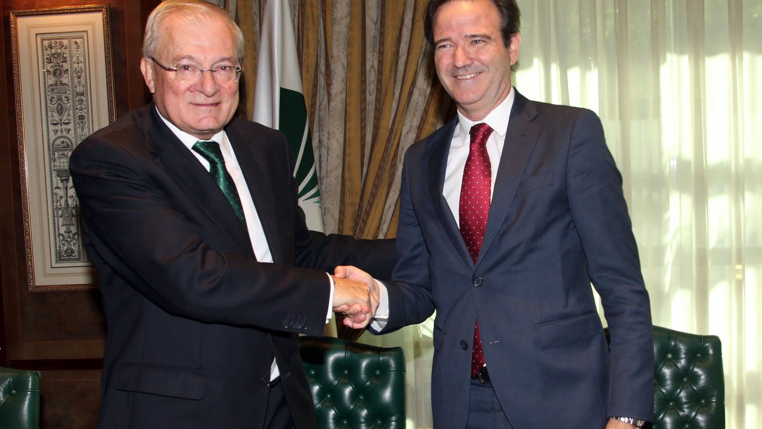 Unicaja Banco renueva su apoyo a la Agrupación de Cofradías de Semana Santa de Málaga