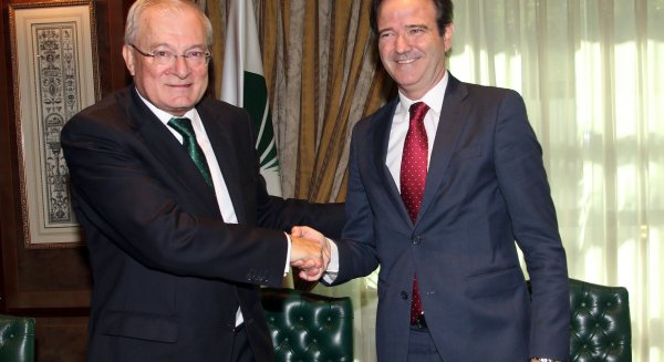 Unicaja Banco renueva su apoyo a la Agrupación de Cofradías de Semana Santa de Málaga