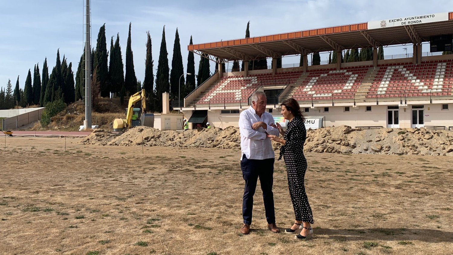 Ronda inicia las obras para sustituir el césped natural por artificial en la Ciudad Deportiva