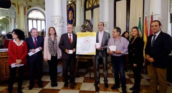 Málaga pone en marcha la campaña de fomento de la lectura “libros sobre ruedas, librerías en marcha”