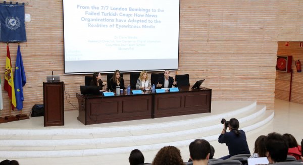 La investigadora de la Universidad de Columbia, Claire Wardle, debate en la UMA sobre las nuevas herramientas de la comunicación