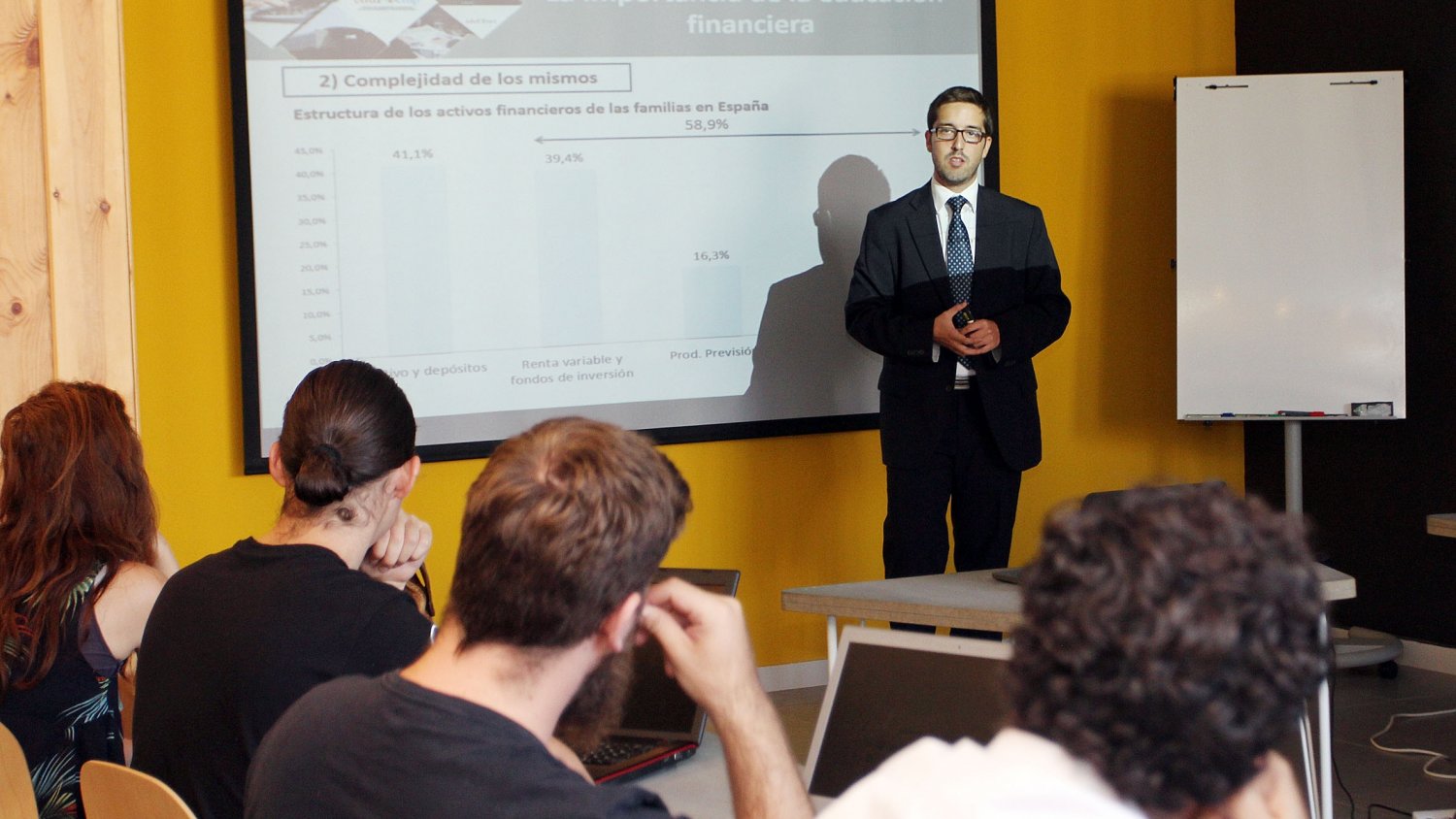 Unicaja organiza una jornada sobre educación financiera para empresarios y emprendedores