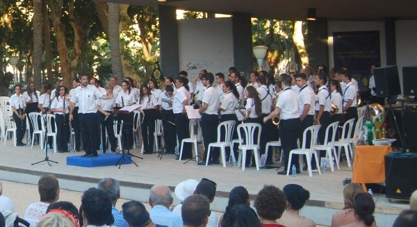 El programa 'Cultura y más… en tu zona' ofrece un concierto de la banda municipal y teatro musical infantil y para adultos