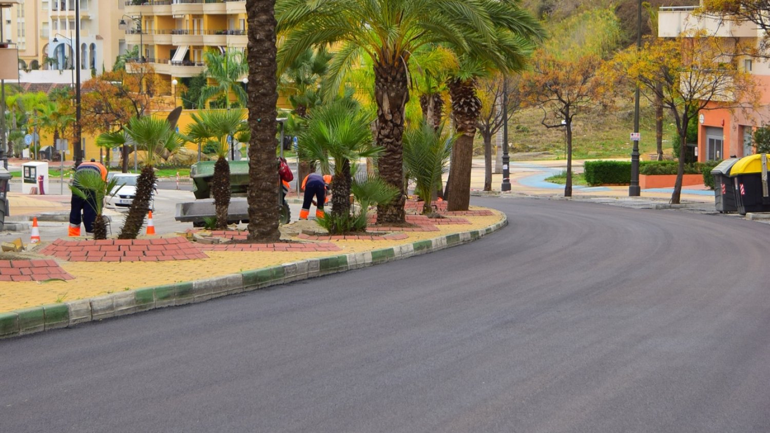 Estepona ultima el III Plan de Asfaltado que ha actuado en una veintena de calles