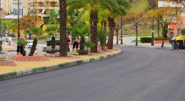 Estepona ultima el III Plan de Asfaltado que ha actuado en una veintena de calles