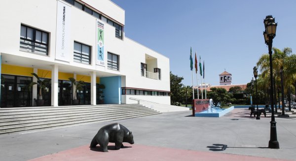 El Ayuntamiento de Torremolinos aprueba la creación de la primera ordenanza de patrocinio de las actividades culturales municipales