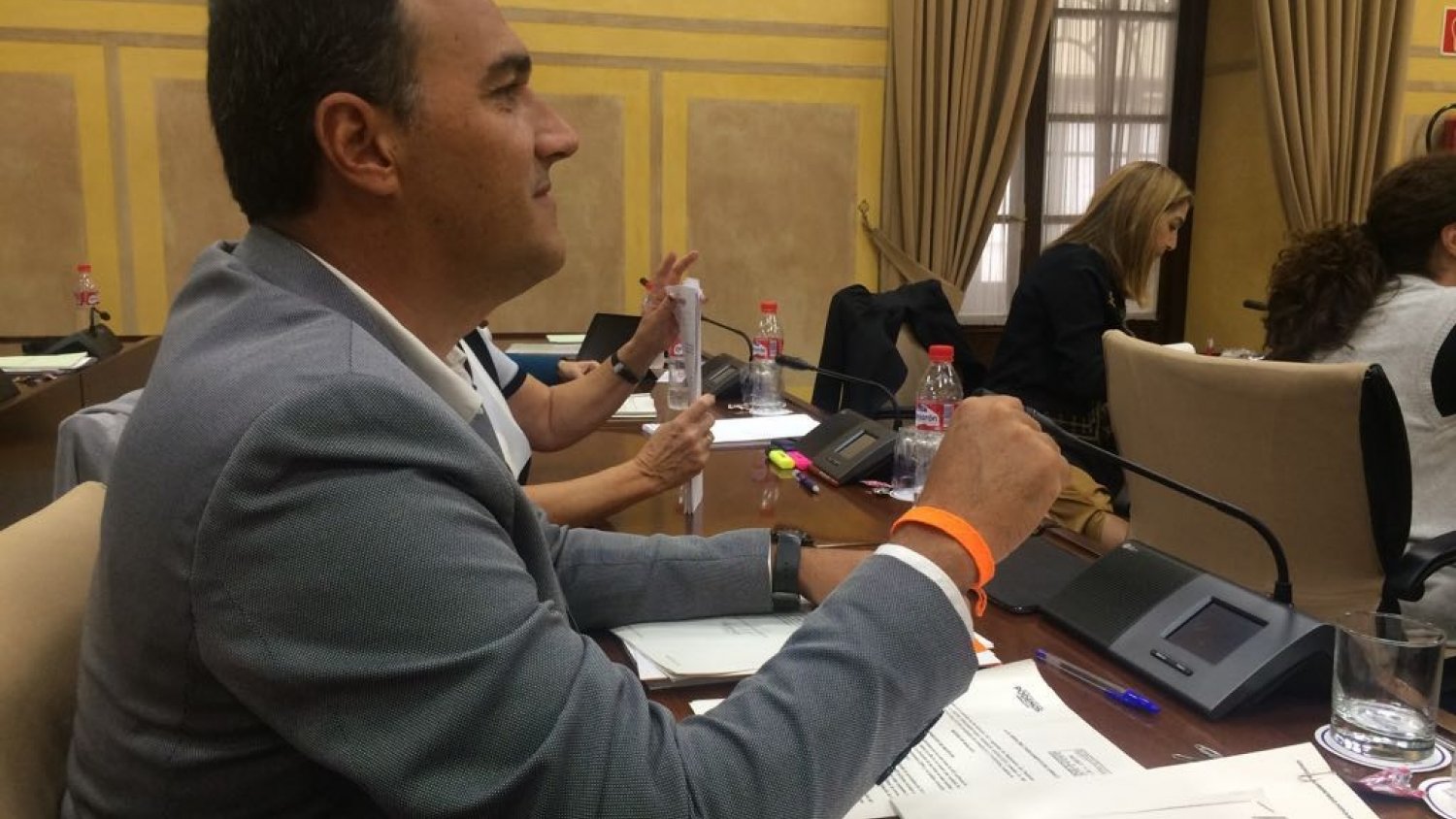 Ciudadanos reclama una mesa de diálogo para solucionar los problemas de movilidad en transporte público al PTA