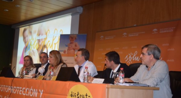La campaña de fotoprotección ha alcanzado a más de 3.000 escolares y a más de 3.000 deportistas que han recibido consejos frente al sol