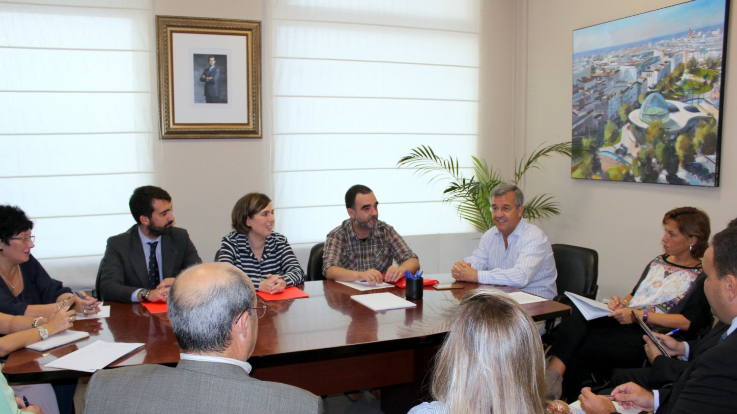 La mesa de trabajo en Estepona sobre vivienda implica a entidades bancarias para evitar desahucios y facilitar alquileres sociales