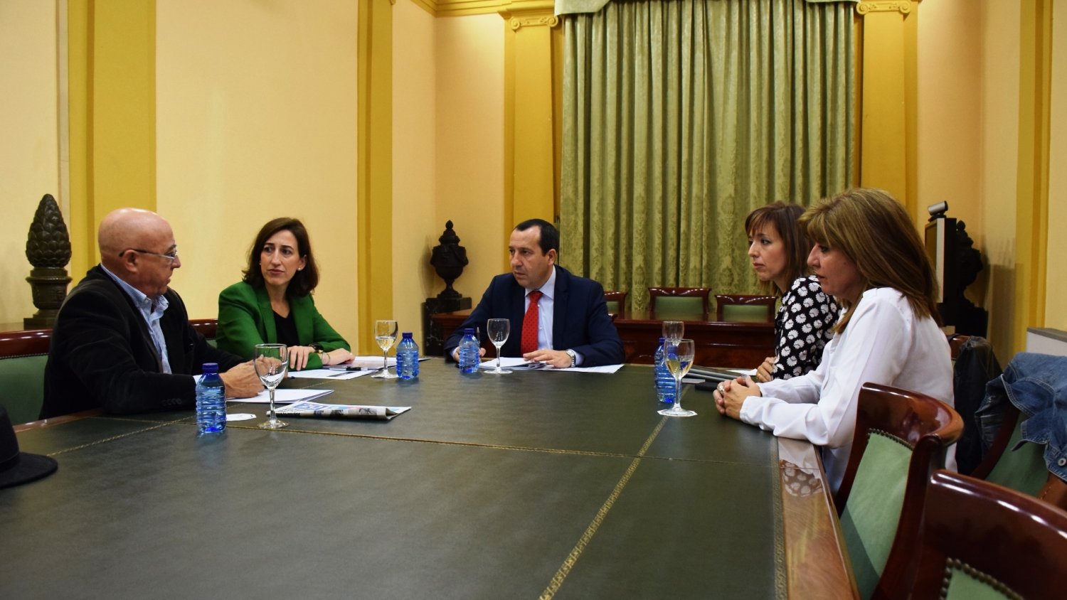 La Junta incorpora cláusulas sociales y medioambientales en las contrataciones de la Administración autonómica