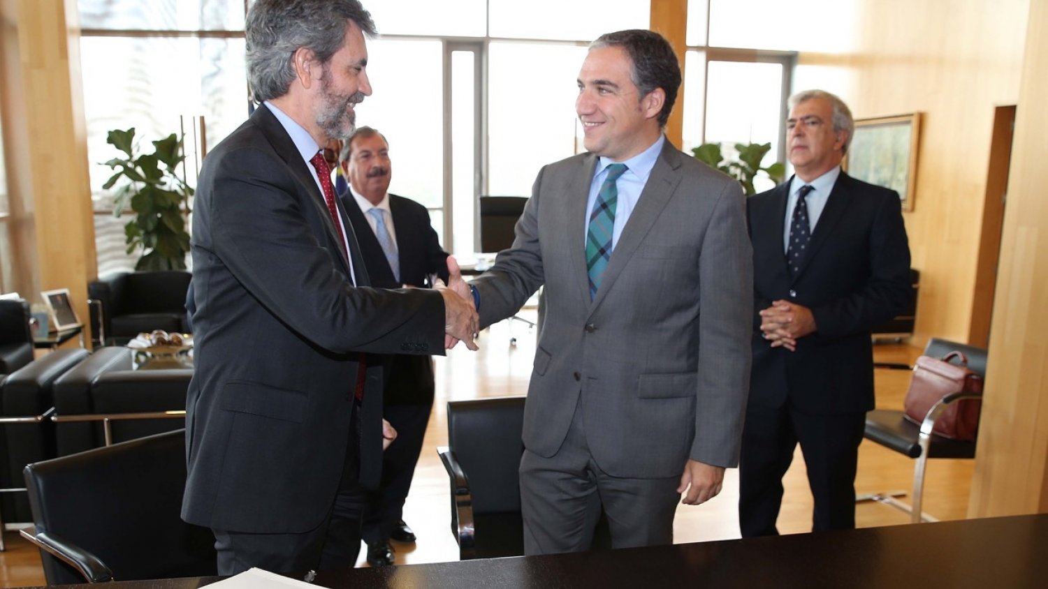 Bendodo defiende en las Jornadas Nacionales de Jueces Decanos “una justicia eficaz, ágil e igualitaria”