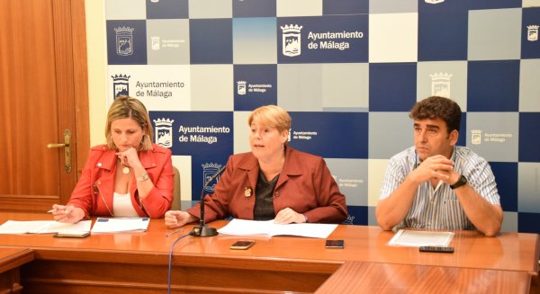 El PSOE acusa al alcalde de no hacer nada contra la situación irregular del segundo directivo de SMASSA