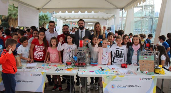 Más de 1.600 estudiantes malagueños se dan cita en la ‘Feria de Emprendimiento’ para mostrar sus ‘miniempresas’