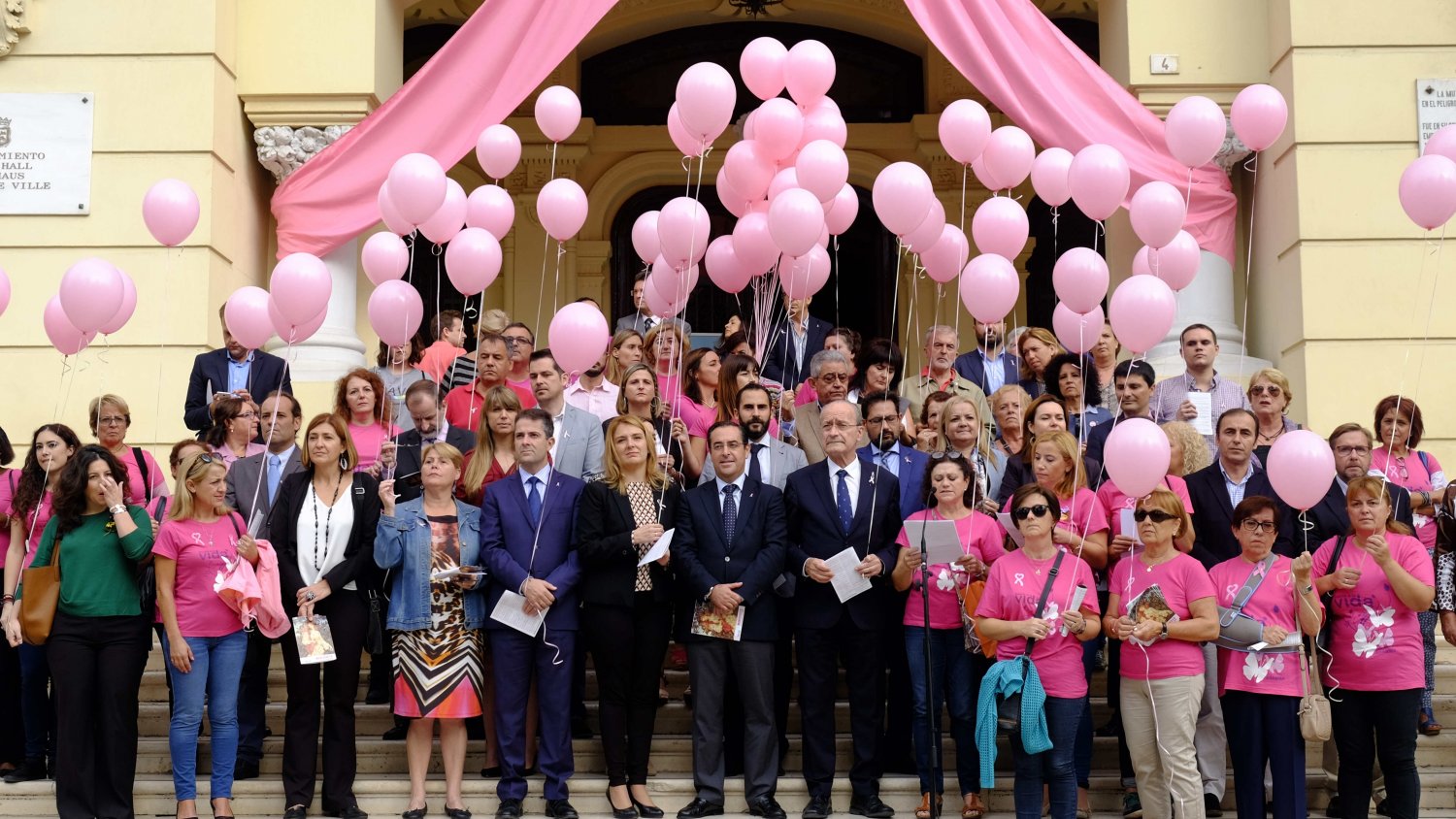 Celebrado el Día Internacional del Cáncer de Mama en el Ayuntamiento de Málaga