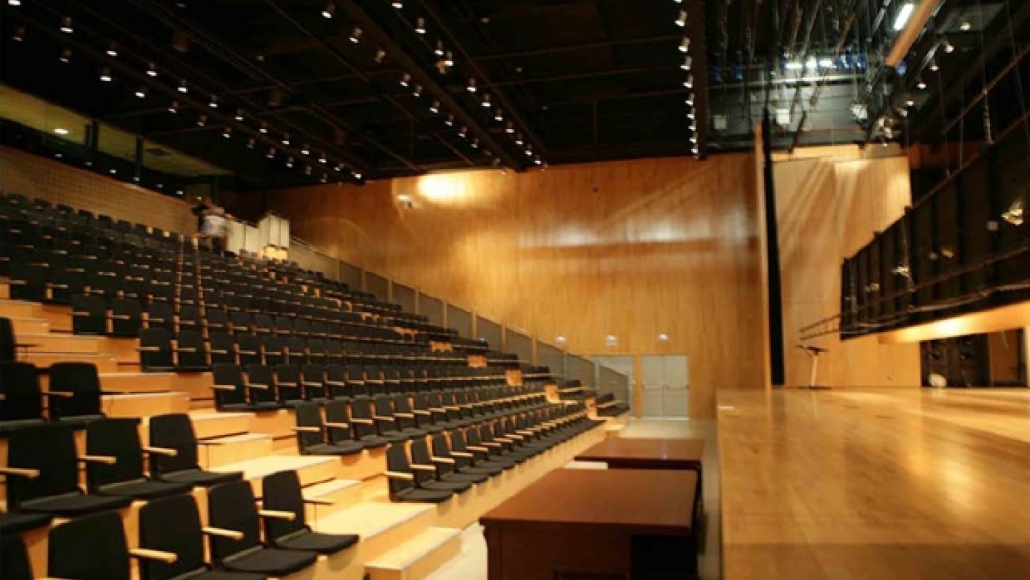 La esclavitud del siglo XXI a debate en una jornada formativa en el auditorio Edgar Neville
