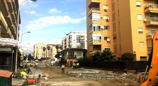 Las obras de remodelación de la calle General Rodrigo en Fuengirola se encuentran al 90% de su ejecución