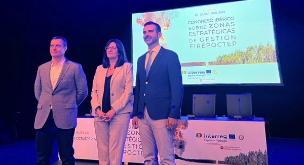 Fernández-Pacheco destaca el papel relevante de Andalucía en la lucha contra los incendios forestales