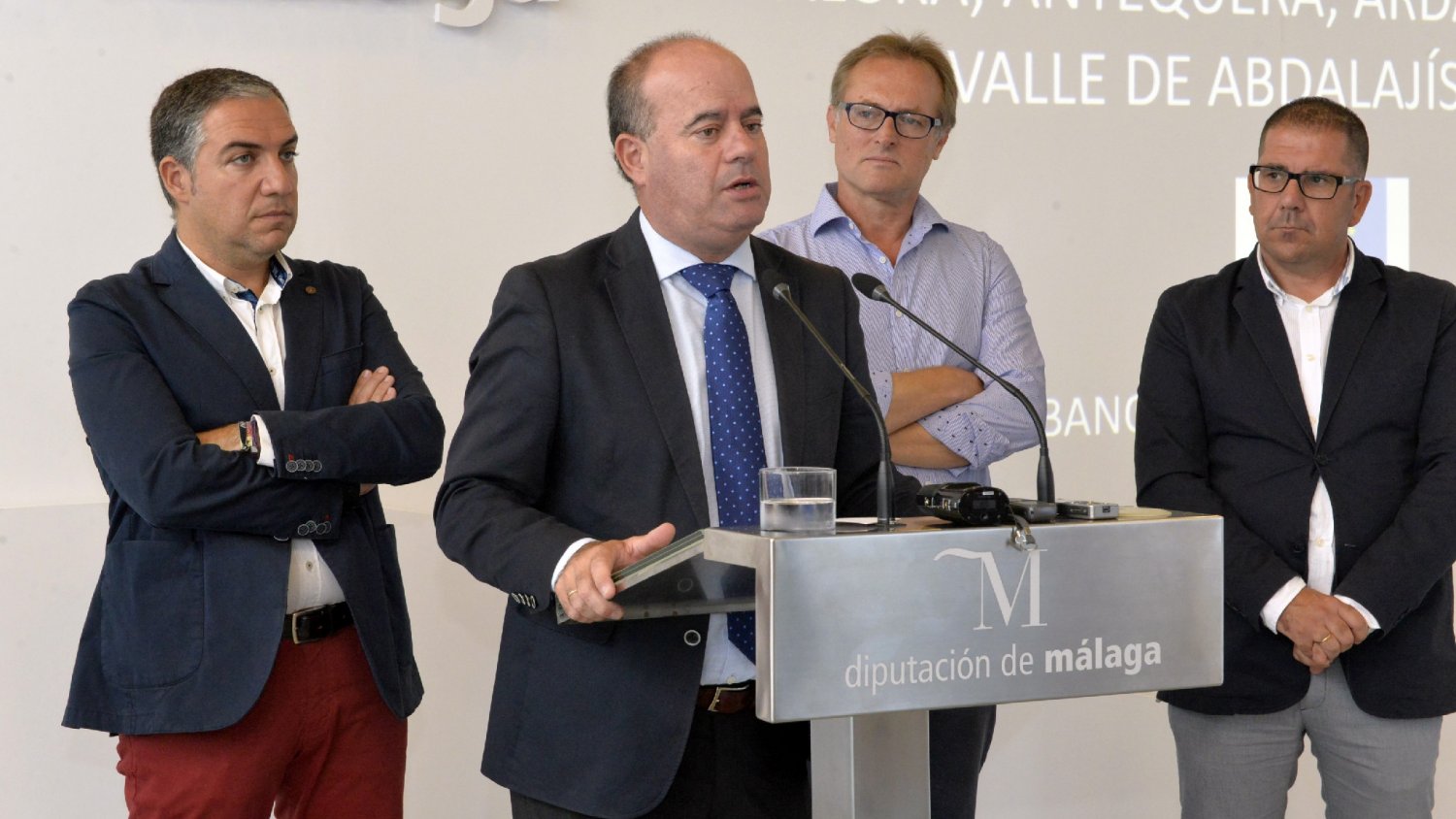 El Alcalde de Antequera asiste y participa en la presentación del proyecto DUSI Caminito del Rey en la Diputación de Málaga