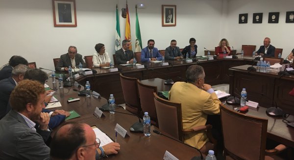 La Mesa del Turismo aprueba el nuevo Plan de Choque contra la Estacionalidad del Litoral hasta 2018