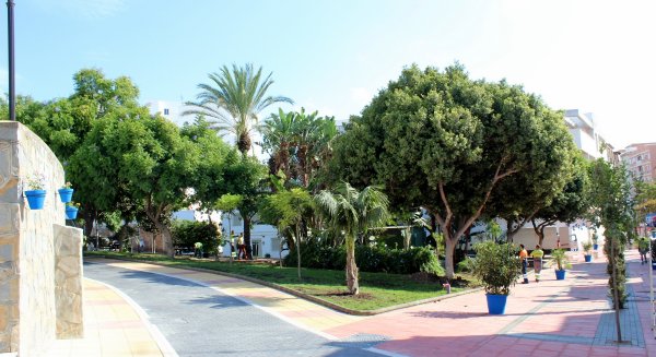 Estepona crea una nueva plaza pública en el casco antiguo tras remodelar la calle Antero