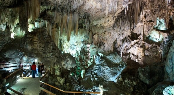 La Cueva de Nerja será estos días el centro neurálgico de las grutas turísticas del país