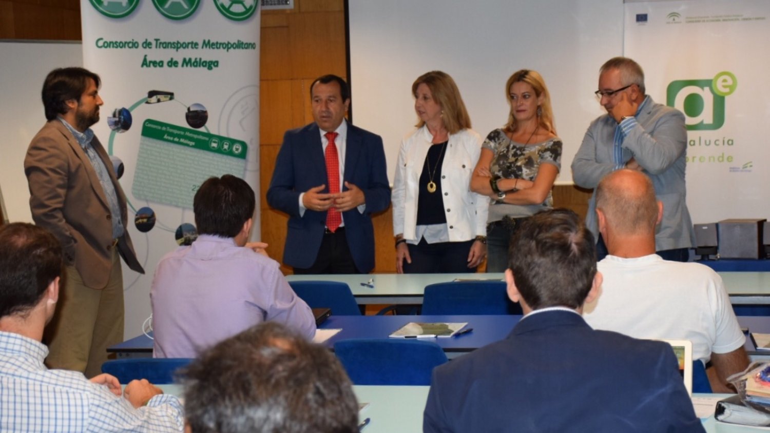 La Junta anima a empresarios y emprendedores a explorar ideas de negocio en torno a la movilidad sostenible y el transporte público