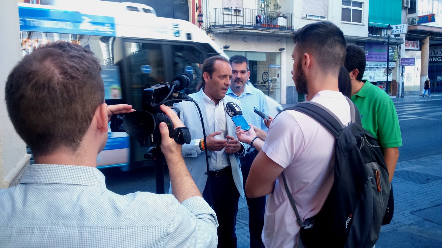 Ciudadanos llevará a pleno una campaña para redoblar multas y trabajos en beneficio de la comunidad por ensuciar Málaga