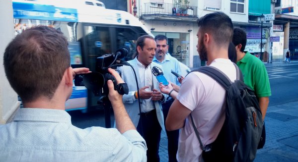 Ciudadanos llevará a pleno una campaña para redoblar multas y trabajos en beneficio de la comunidad por ensuciar Málaga