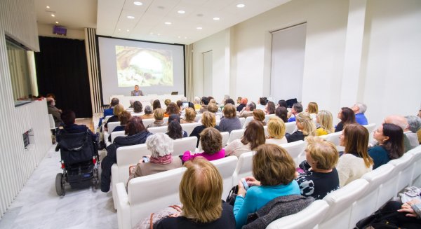 El ciclo 'Miradas de escritor' fusiona el arte y la literatura en el Museo Carmen Thyssen Málaga