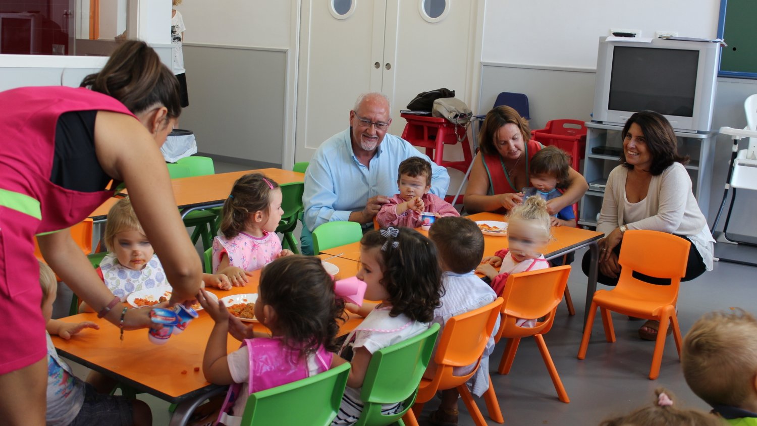La mitad de los alumnos están exentos de pagar matrícula y comedor en las cinco guarderías municipales de Estepona