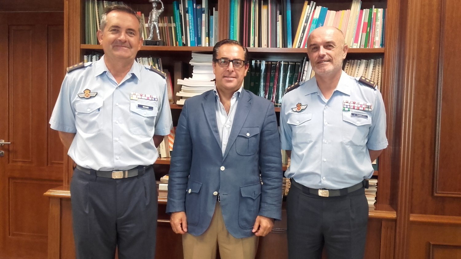 El subdelegado recibe al futuro jefe de la Base Aérea de Málaga