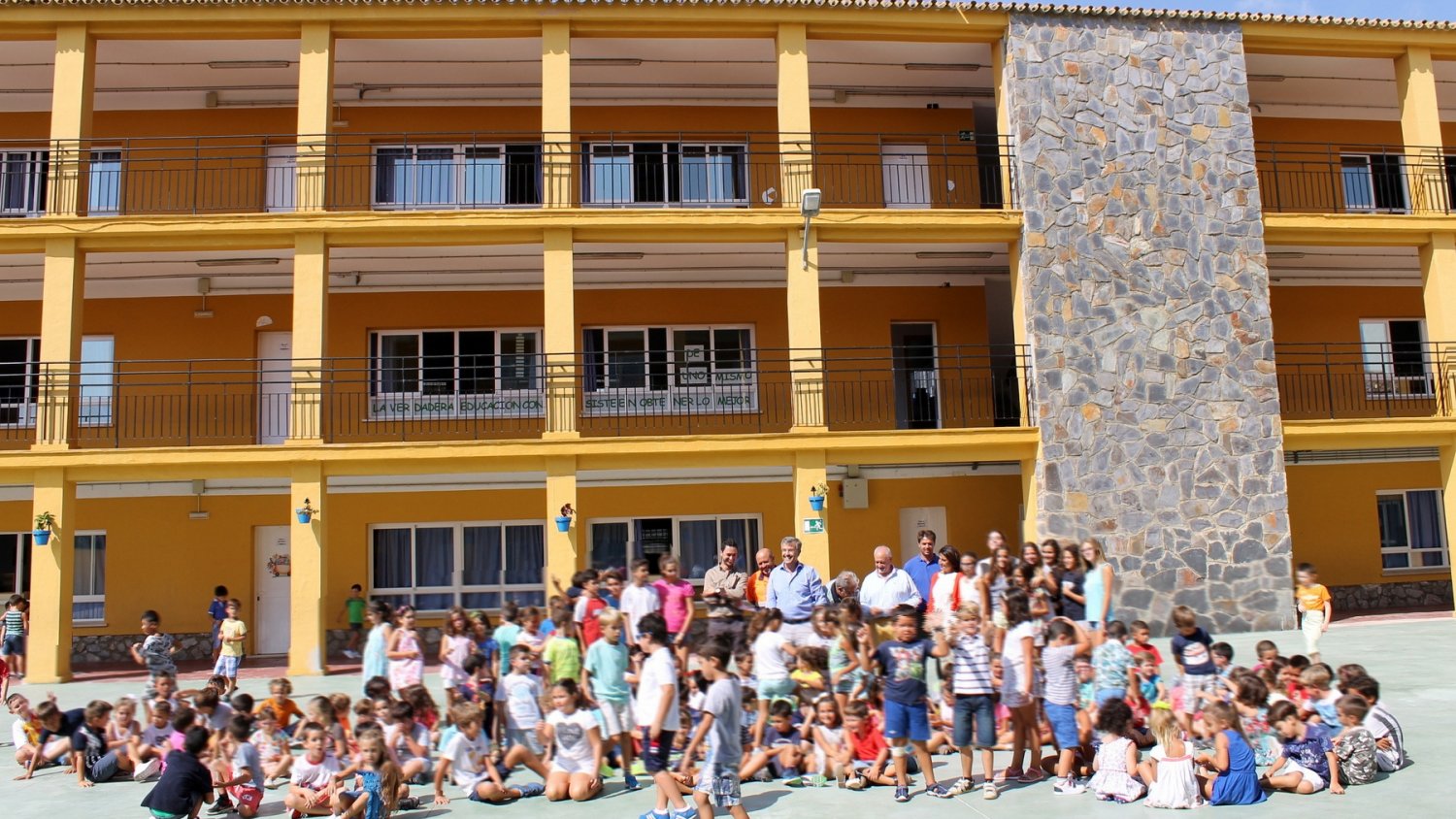 Estepona ejecuta 120 obras de mejora en los colegios durante los meses de verano